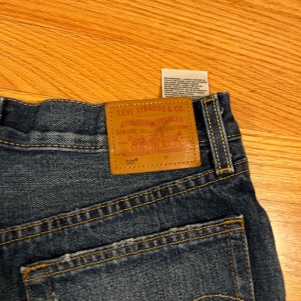 Bundle Levi's 501 Dark and Light Blue Jean Shorts - Picture 11 of 16